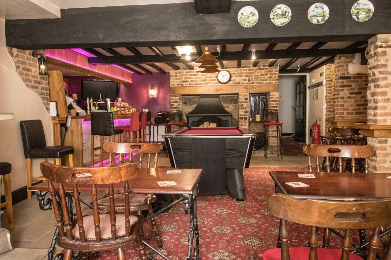 The Cabin Saracens Head Чапел-Сент-Леонардс Экстерьер фото