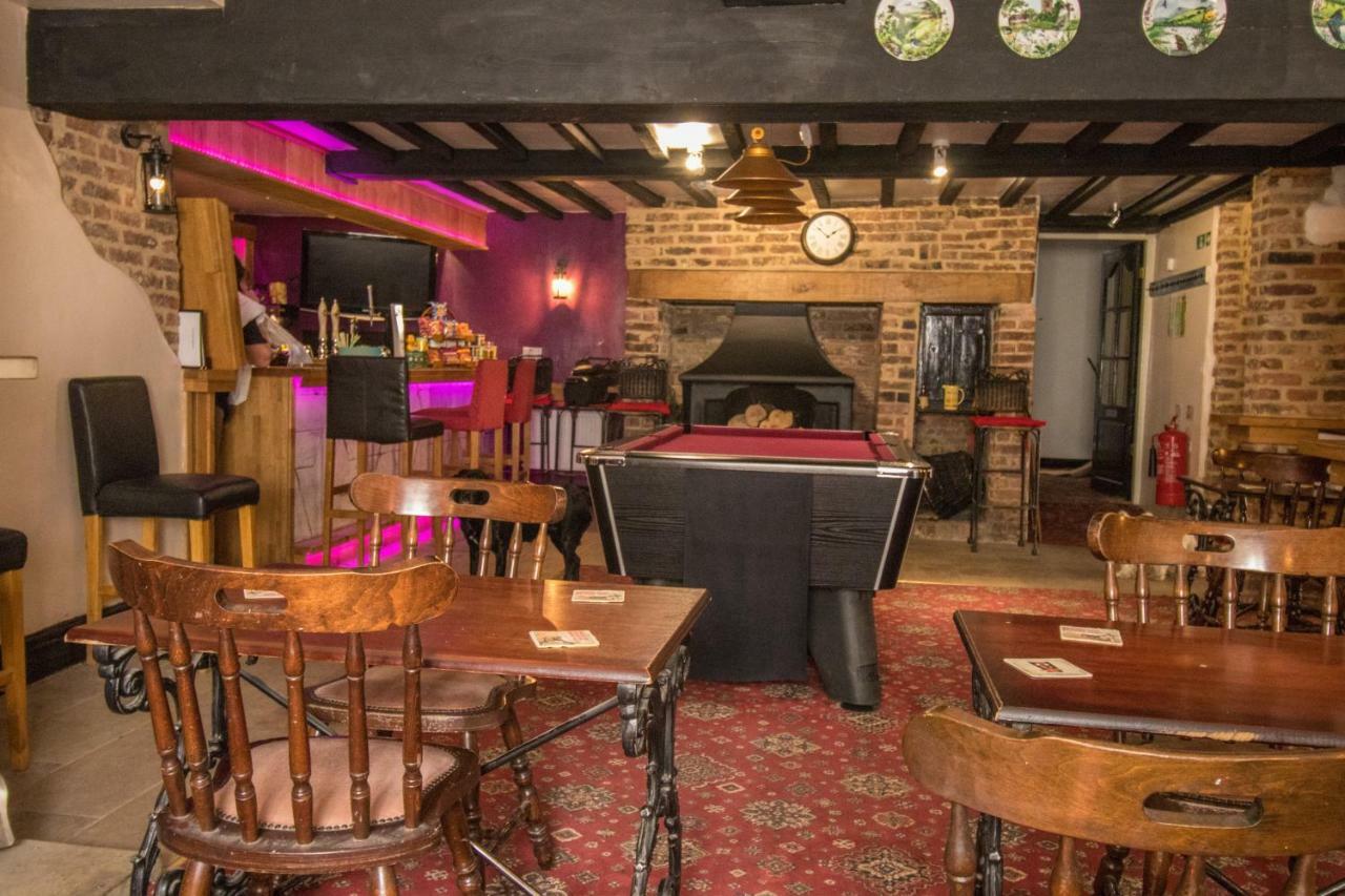The Cabin Saracens Head Чапел-Сент-Леонардс Экстерьер фото