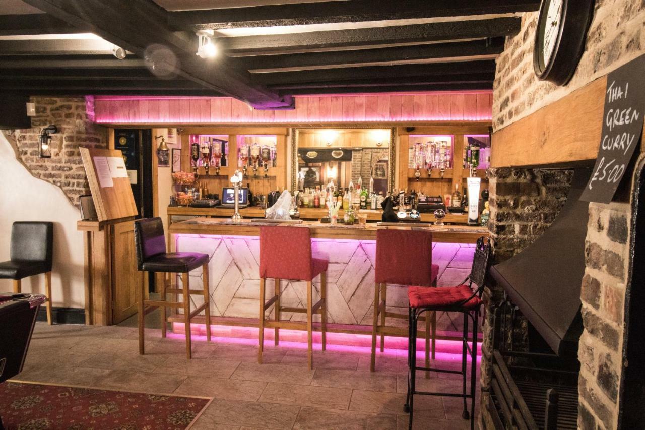 The Cabin Saracens Head Чапел-Сент-Леонардс Экстерьер фото